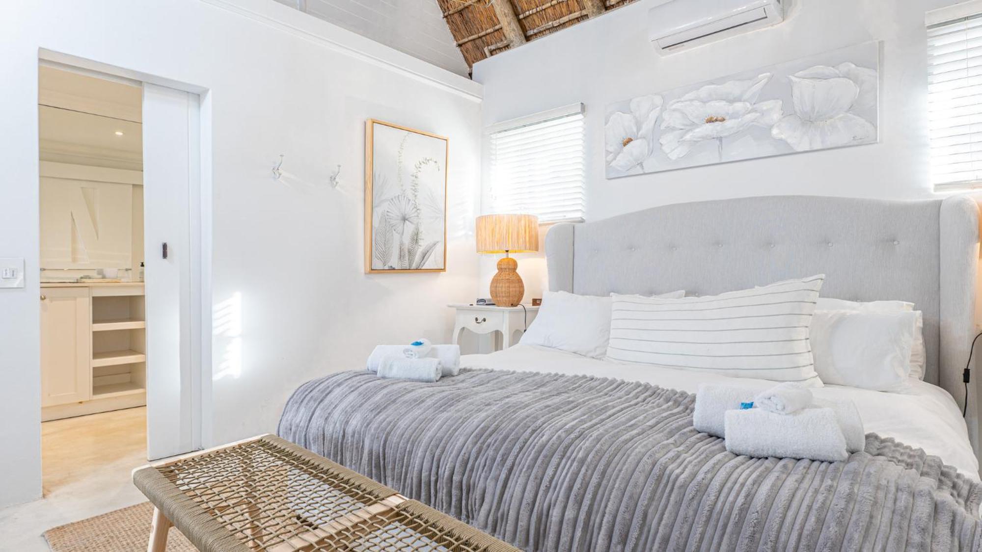 Bliss On The Bay Villa Struisbaai Exterior photo